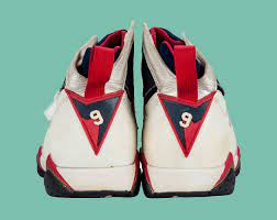 Por su fama, es común que sean falsificadas por compañías extranjeras. Compra Los Tenis Que Jordan Uso Con El Dream Team