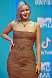 She has always been very close to her mother. Foto Anne Marie 037 Kapanlagi Com