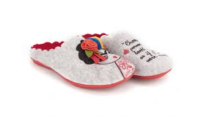Descubre los modelos de pantuflas más originales y cómodas. Zapatillas De Casa Divertidas Para La Cuarentena Pera Limonera Blog