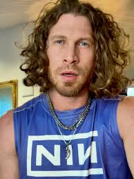 Busy week! Photo shoot, 2 music videos and then a vocal session for a an  artist that will remain nameless so it can be a surprise ;) 📸  @elviramiranphoto #NothingMore #Singer #Rock #Metal #ShipsInTheNight