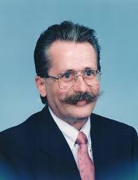 Richard Macarthur's Instagram, Twitter & Facebook