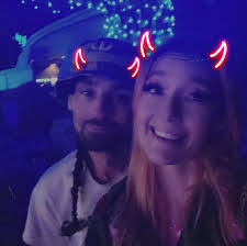 I work with 2 and three year old! How to get them to want to learn more? Do  you send work home with your student I want to start sending home little