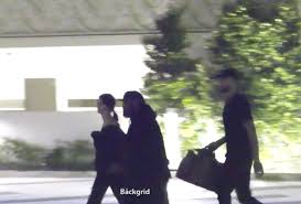 Kendall jenner looks on as blake griffin plays in 2017. Ben Simmons And Kendall Jenner Spotted At A Beverly Hills Hotel Sports Gossip