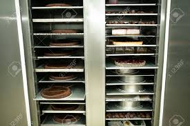 Aktuell über 135.000 angebote für gebrauchte möbel. Grosse Kuchen Shop Kuhlschrank Voll Von Kuchen Lizenzfreie Fotos Bilder Und Stock Fotografie Image 19321821
