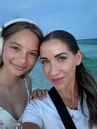 My sweet girl is back home!! Now, off to the beach with the fam 🏖️ 🧨 🎆  🇺🇸 See ya later Texas ✌️