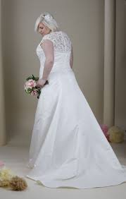 Check spelling or type a new query. Brautkleid Von Hilary Morgan Bis Gr 70 Teilweise Mit Spitze Schleppe Etc In Den Farben Weiss Und Ivory Brautkleid Kleid Hochzeit Hochzeitskleid Spitze