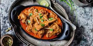 Buntil ini dibuat dari kukusan daun keladi, daun pepaya atau daun singkong yang diisi parutan kelapa dicampur ikan teri, diberi bumbu bawang, cabai, lengkuas, asam, garam, dsb. Cara Membuat Bumbu Gulai Rumahan Dengan Atau Tanpa Santan Merdeka Com