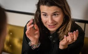 Bonn: 120 Laien führen Tanz in der Bundeskunsthalle auf