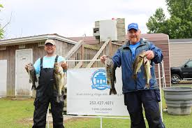 Revis and Richardson Win At Tunis Landing