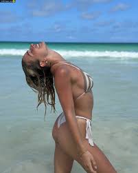 Lola Weippert Fap Butt Ass Thong Bikini | (Jetzt Sehen) 2024