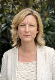 Robert Hawker's Instagram, Twitter & Facebook