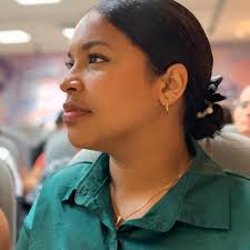 Nuestra Escuela de Enfermería en el Recinto Santiago, dirigida por la Lic.  Grisell López, organizó un encuentro especial con la experta Teresa Narvaez  V. Teresa nos habló sobre la importancia del rol