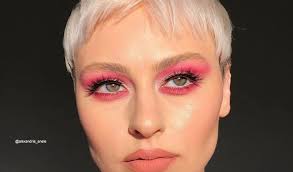 Maybe you would like to learn more about one of these? Try These Fall Haircuts For A Fresh Start Of The Season