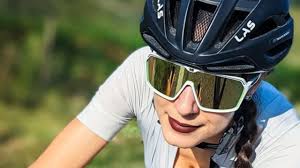 Viviana Robba, chi è la creator piemontese che si divide tra tour in  bicicletta e Only Fans