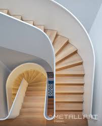 Stahltreppe Mit Eleganter Led Beleuchtung Moderne Treppen Treppe Stahltreppen