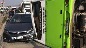 Kaza kozluk mahallesi sadettin yalım caddesi'nde saat 10.00 sıralarında meydana geldi. Izmit Te Zincirleme Trafik Kazasi Kocaeli Gazetesi
