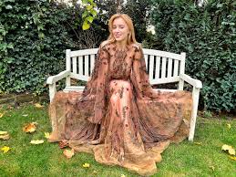 She is the daughter of actress sally dynevor and screenwriter tim dynevor. Phoebe Dynevor Is Figuring Out Life After Bridgerton Glamour