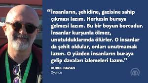 Mimar sinan üniversitesi devlet konservatuarı tiyatro bölümünden mezun oldu. Facebook