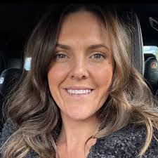 Melissa Linehan's Instagram, Twitter & Facebook