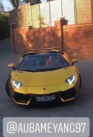 23 din 10 decembrie 2020. Pierre Emerick Aubameyang Showed Off His Gold Lamborghini Aventador Gold Lamborghini Lamborghini Aventador Lamborghini