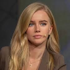 Sharon Husted's Instagram, Twitter & Facebook