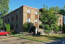 There's also a salad bar stocked with greens… 1640 Galtier St Saint Paul Mn 55117 Apartments Saint Paul Mn Apartments Com