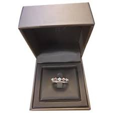 Founded in paris in 2005, the jewelry maison is orchestrated by valérie messika, daughter of the famous diamond dealer andré messika. Second Hand Messika Joli Closet