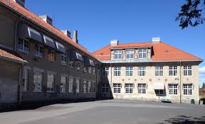 Skolen har som målsetting å være åpen, tolerant og ha et inkluderende fellesskap. Nordstrand Videregaende Skole Wikipedia