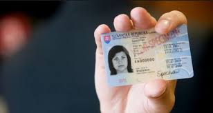 Cartea electronica de identitate ar urma sa asigura si functionalitatea cardului de sanatate, care nu va mai fi folosit de la momentul eliberarii noului in 20 martie, ministrul de interne, carmen dan, a declarat ca prima carte electronica de identitate ar putea fi eliberata la jumatatea anului 2018. Buletine Noi PreÈedintele A Semnat Documentul Ziarul National