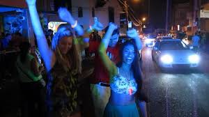 Walking through la placita in san juan, puerto rico. San Juan Nightlife Guide Travel Deeper With Gareth Leonard Tourist2townie Com
