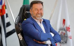 LERO LERO? Augusto Melo fala sobre receitas do Corinthians e vaquinha da Gaviões da Fiel