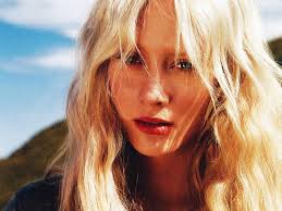 Photo of fashion model Luna Green