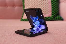 Samsung has already released the galaxy z fold and the z fold 2, two foldable phones that are also quite interesting. E0uizs39h2fqvm