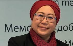 Jemilah mahmood, founder of mercy malaysia, recipient of bahrain's prestigious isa award for services to humanity in 2013, and former head of the world humanitarian summit. Tan Sri Dr Jemilah Mahmood Sinonim Dengan Mercy Kini Dilantik Sebagai Penasihat Khas Pm Nona