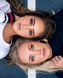 Portraitpage On Instagram Ok Let S Settle This Once And For All Who Really Has More Fun Friend Poses Photography Sisters Photoshoot Friends Photography