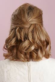 The curly hairstyles for medium hair work really wonderfully if the layers are playing a role in your styling, the hair can never look more appealing than having the layers and the curls incorporated all together. Short Hair Shoulder Length Hairstyles For Prom Novocom Top