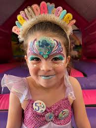 Super busy few days with school events, birthday parties and a corporate  booking too…. The summer holidays are most definitely here! 🫧🧚🏻