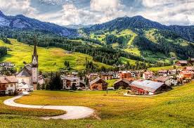 Temperatura și umiditatea aerului, presiunea, viteza și direcția vântului, precipitații, răsărit de soare, apus de soare, rasaritul lunii, luna set. Circuit Elvetia 7 Zile Autocar 2021 Rezerva Oferta