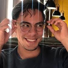 Daniel Alvidrez's Instagram, Twitter & Facebook