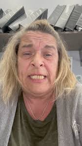 Carolyn Hanner's Instagram, Twitter & Facebook