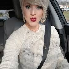 Lindsey Vernon's Instagram, Twitter & Facebook