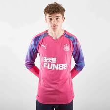 Browse kitbag for official newcastle united f.c. Newcastle United Keeper Kit