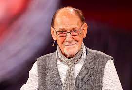 Das teilte seine witwe heike köfer am. Sq5cqhpbbnrgcm