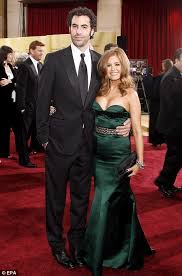 Exclusive Sacha Baron Cohen And Isla Fisher S Wedding On Hold Daily Mail Online
