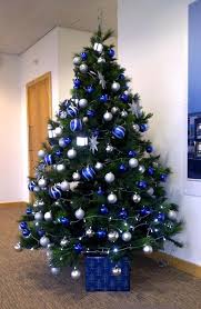 Blue And Silver Christmas Tree Design Blue Christmas Tree Decorations Silver Christmas Tree Silver Christmas Decorations