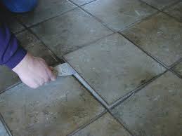 Kleinere schäden und macken reparieren sie mit einem speziellen klebstoff, den sie in ihrem bauhaus erhalten. Reparaturtipp Fur Handwerker Sbz