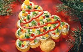 Season with with oil and salt and your christmas tree cheese shaped appetizers is ready. Tree Shaped Crescent Veggie Appetizers Cold Veggie Pizza Veggie Appetizers Christmas Food