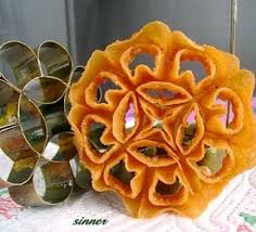Kuih loyang, kueh lobang, honeycomb. Kuih Bunga Ros Szenterprise S Blog