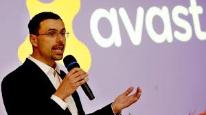 Ondrej vlcek is chief executive officer & director at avast plc and chief executive officer in the past mr. Sef Avastu Vlcek S Manzelkou Zalozili Nadaci Chteji Pomahat Nemocnym Detem Zpravy Tiscali Cz