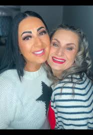 Rafaela Dias-Lewicki (@rafaeladiaslewicki)